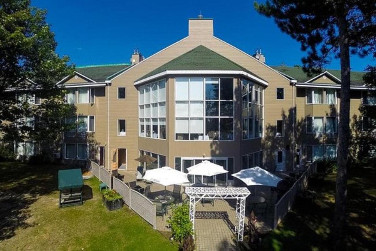 Auberge De La Montagne Coupee Saint Jean De Matha Bagian luar foto