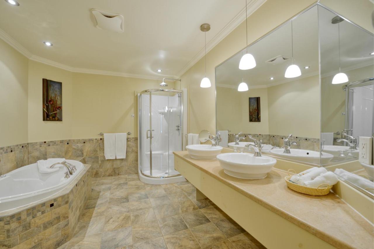 Auberge De La Montagne Coupee Saint Jean De Matha Bagian luar foto