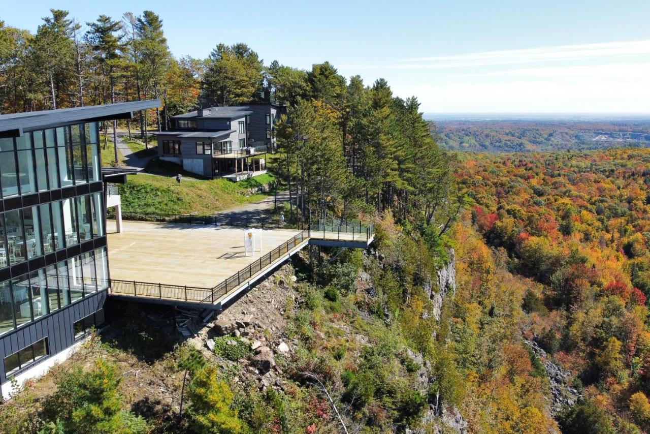 Auberge De La Montagne Coupee Saint Jean De Matha Bagian luar foto