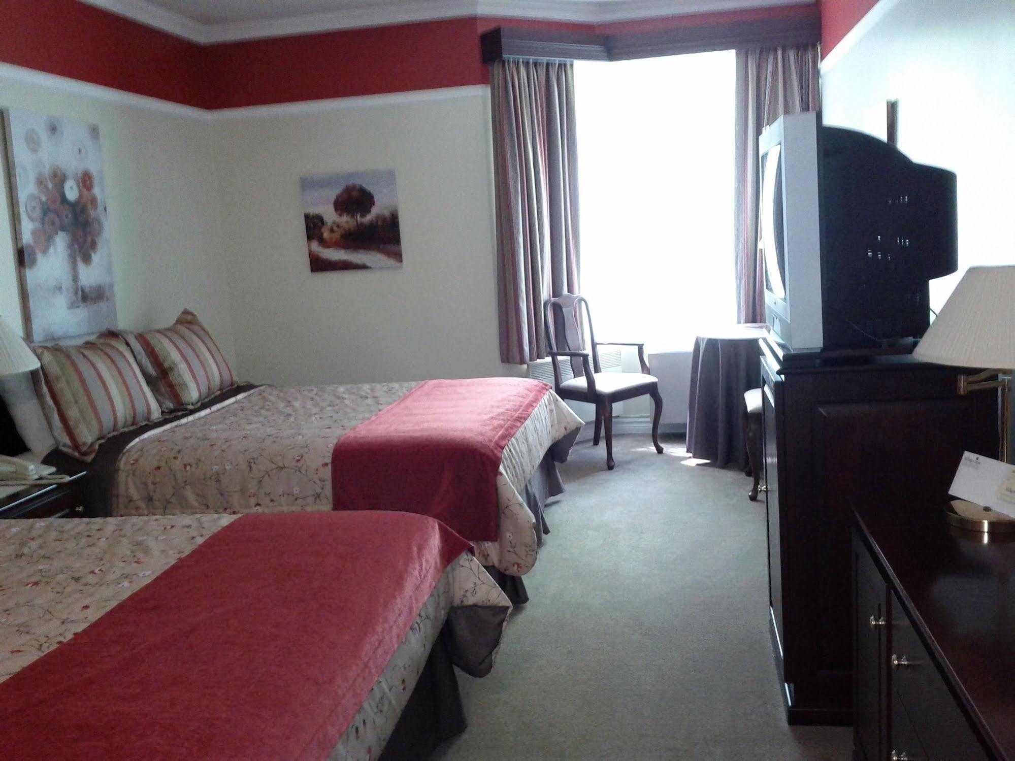 Auberge De La Montagne Coupee Saint Jean De Matha Bagian luar foto